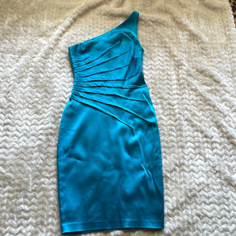 Cache Dress - Picture 1 of 5